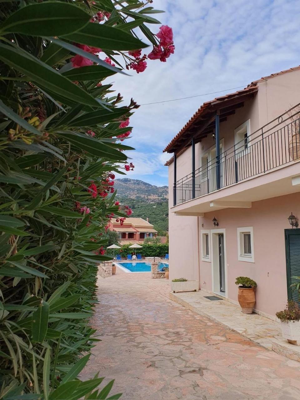 Emily'S Apartments Kassiopi Exterior photo