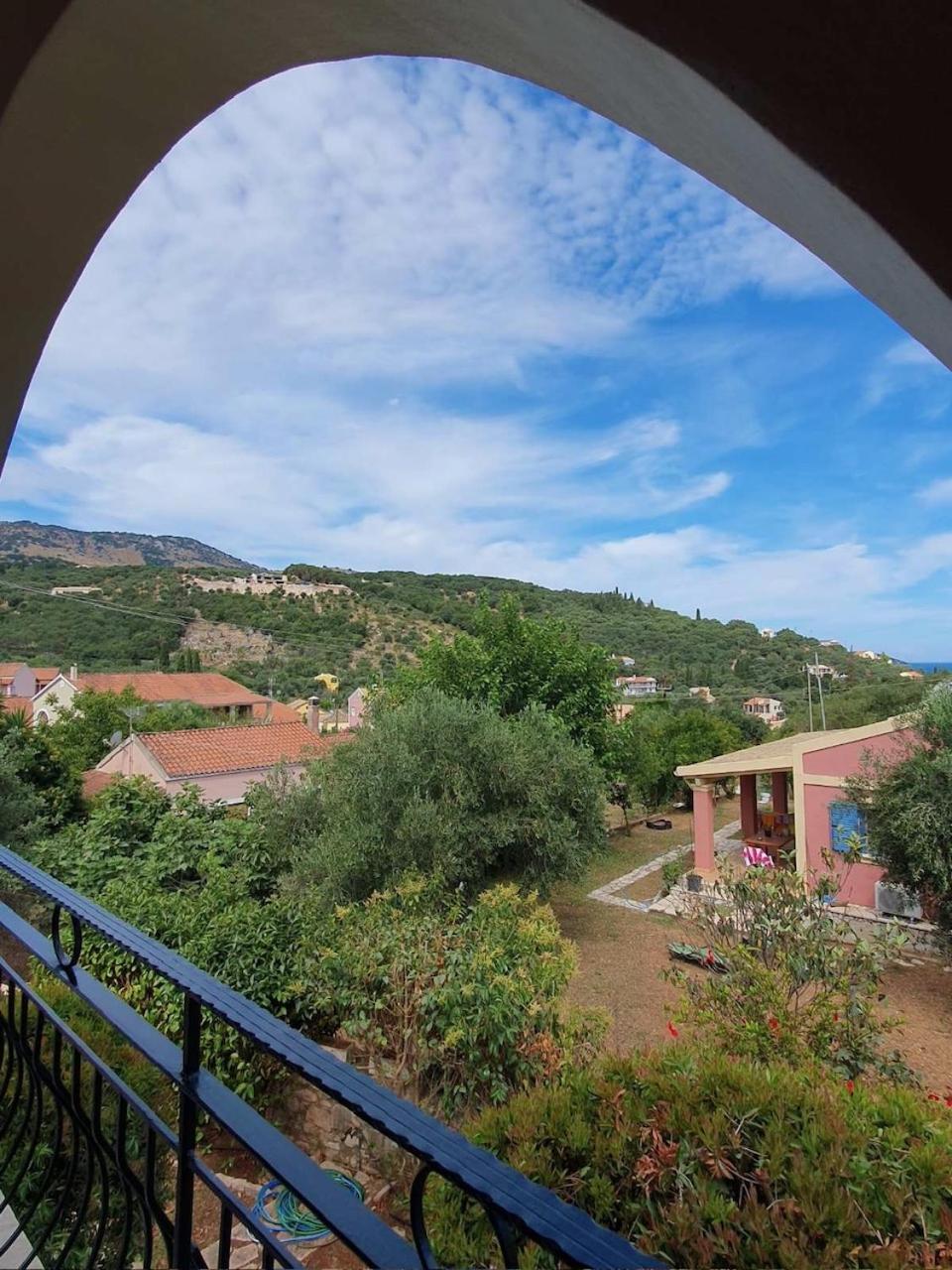 Emily'S Apartments Kassiopi Exterior photo