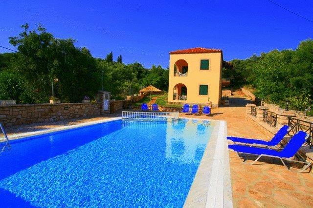 Emily'S Apartments Kassiopi Exterior photo