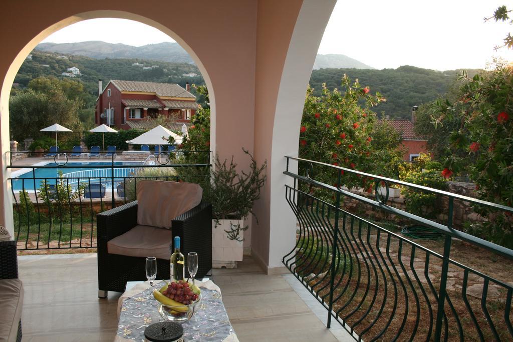 Emily'S Apartments Kassiopi Exterior photo