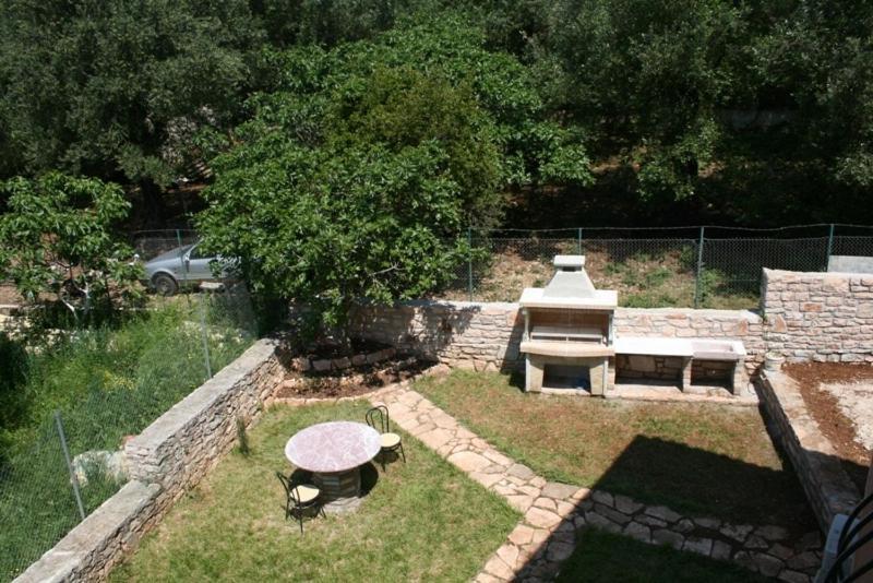 Emily'S Apartments Kassiopi Exterior photo